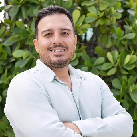 Jorge Cardona, founder and lead translator of Fidelis